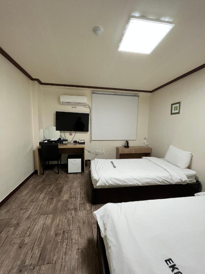 Ekonomy Hotel Mokpo Eksteriør billede