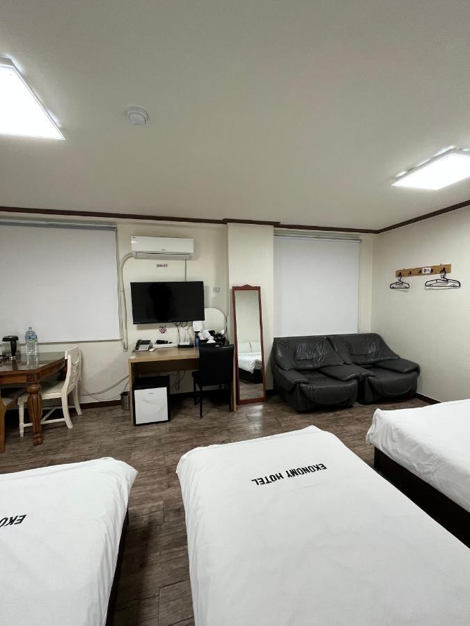 Ekonomy Hotel Mokpo Eksteriør billede