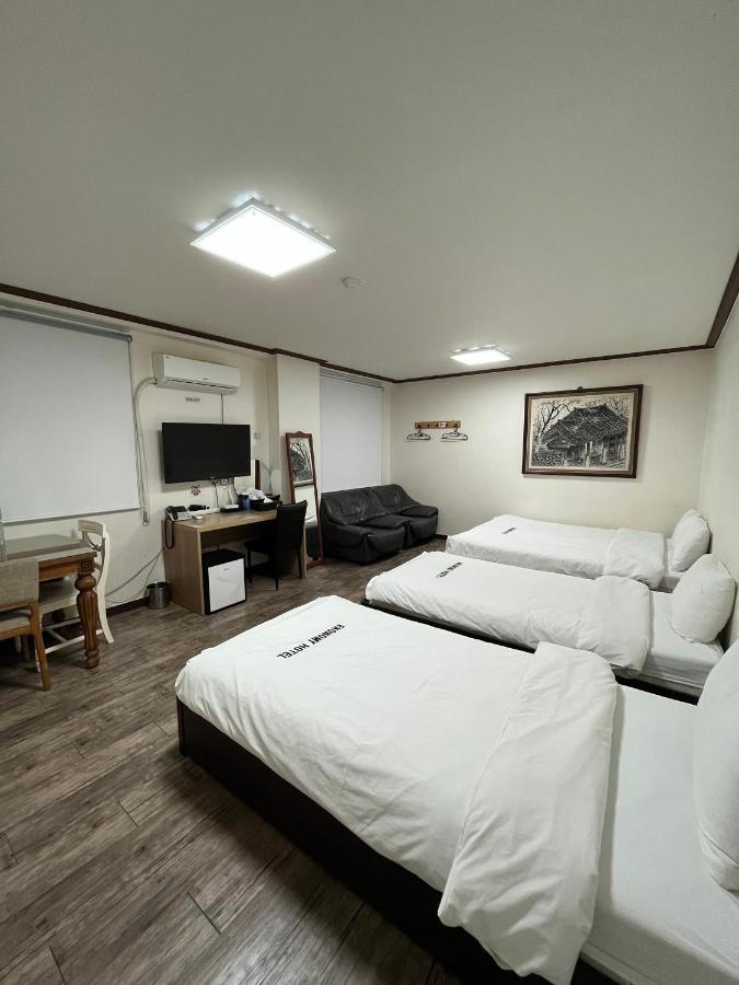 Ekonomy Hotel Mokpo Eksteriør billede